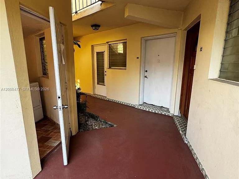 1601 NE Miami Gardens Dr #103 — Photo 4