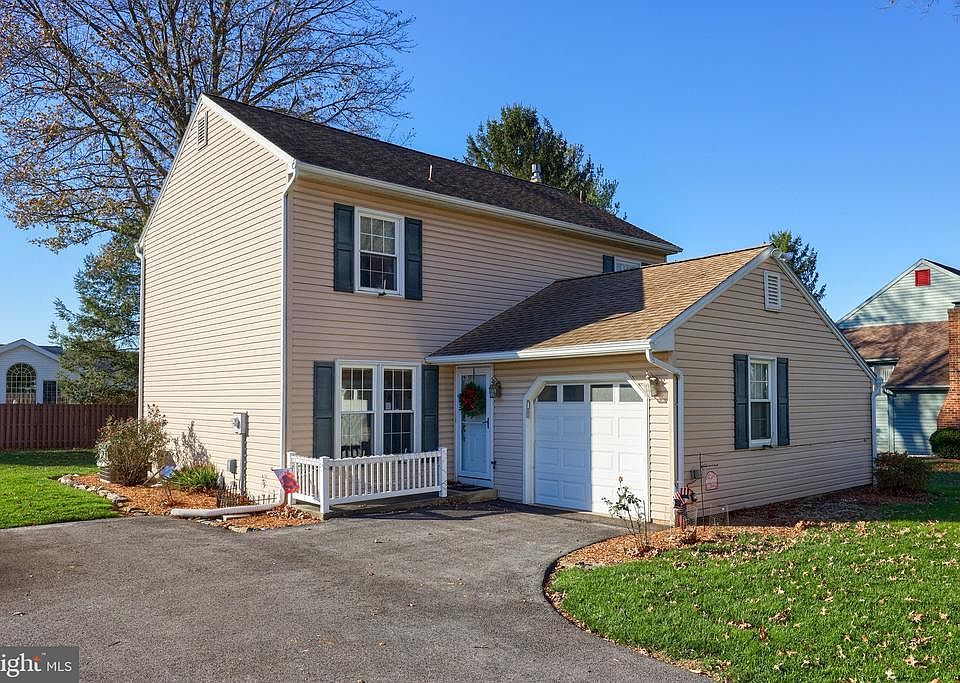 1st image of 2164 Pemberton Pl