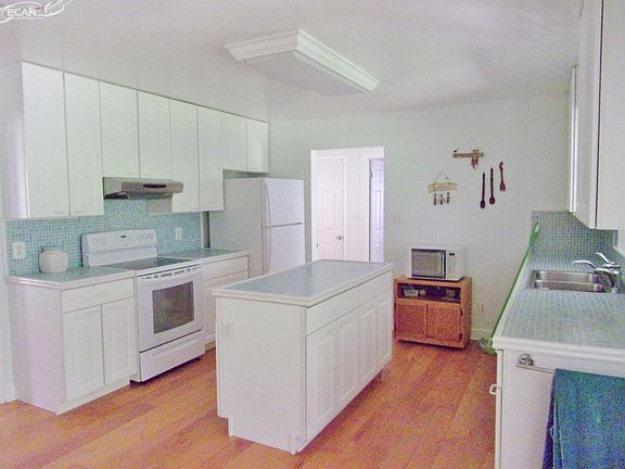 2nd image of 1393 Woodnoll Dr