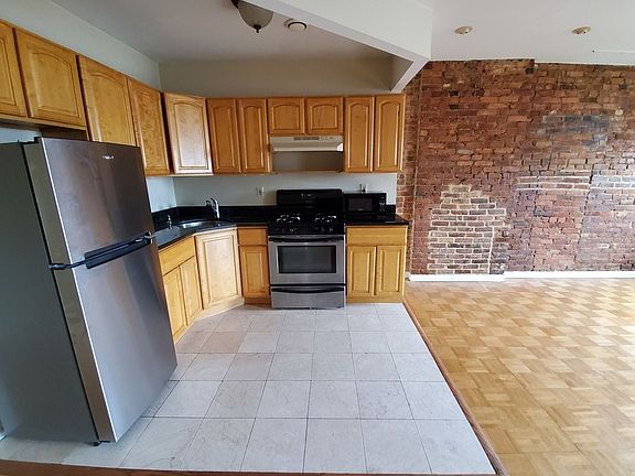 3rd image of 37 Quincy St #3