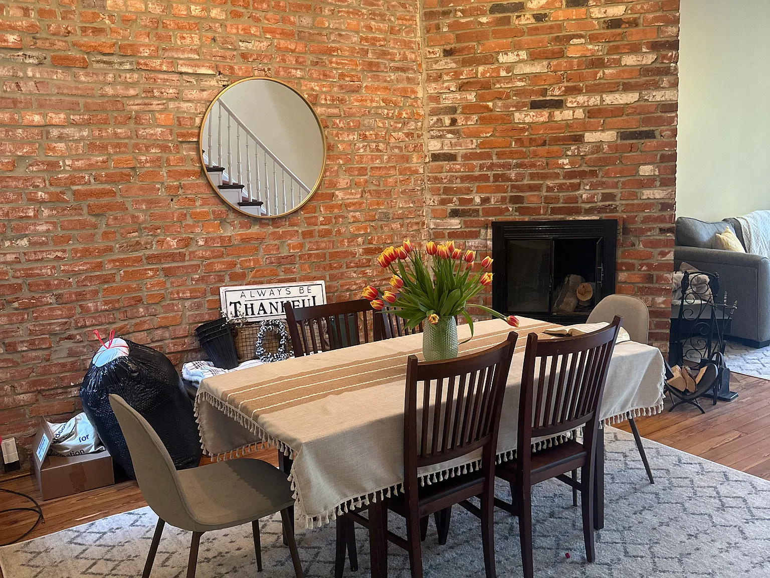 3 bed, 1.5 bath, 1800 sqft, $4,400 — Photo 1