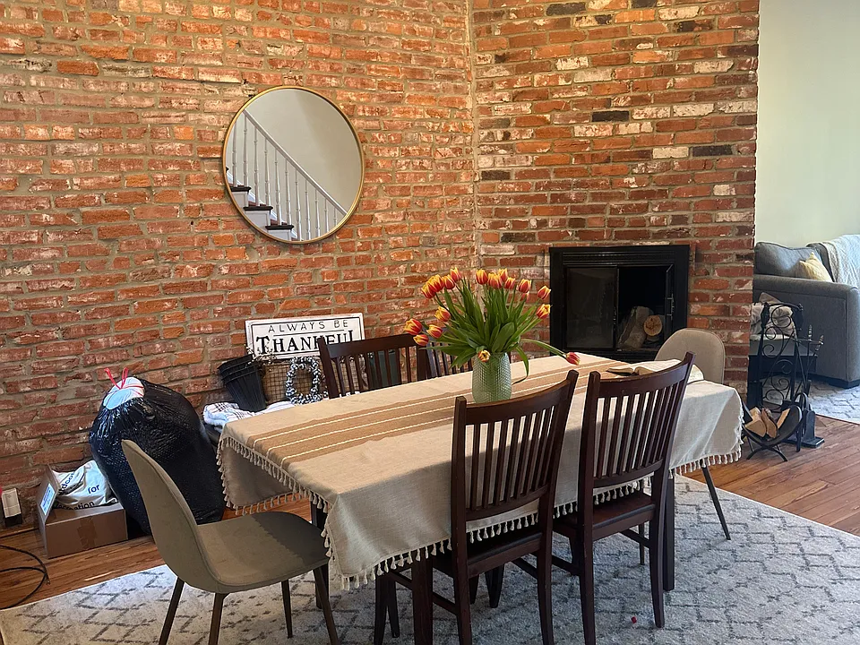 403 Seward Sq SE #1