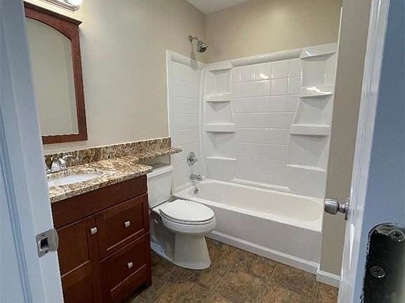 4th image of 29 Fort Putnam St #1