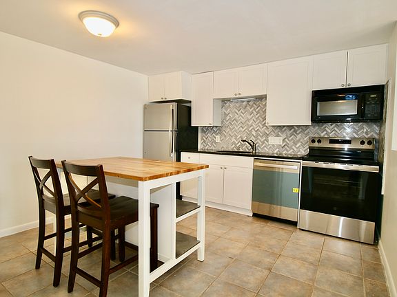 3rd image of 145 Essex Ave APT 511