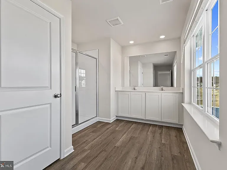 574 Atkinson St — Photo 10