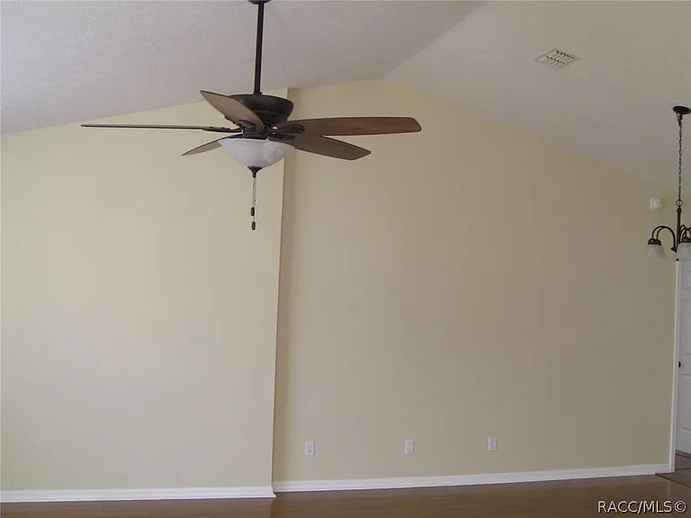 335 E Falconry Ct — Photo 20