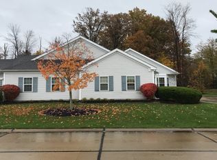 10591 Crossings Dr, Aurora, OH