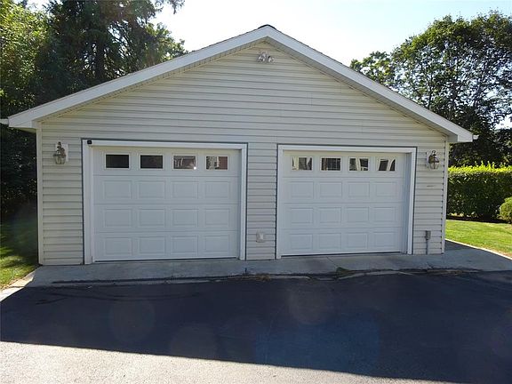 3rd image of 1189 Cornell Ave
