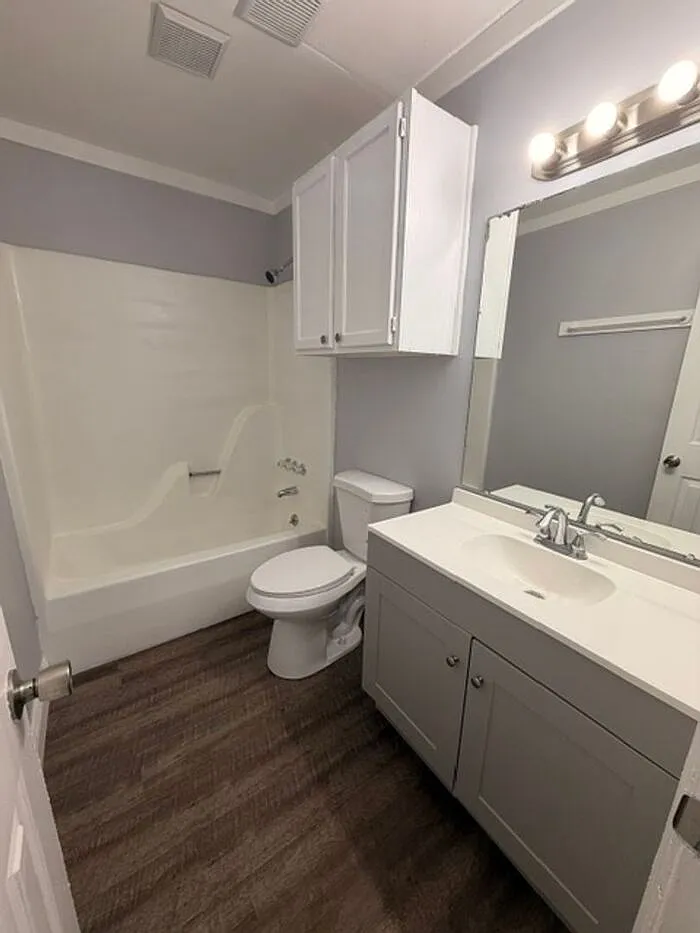 2 bed, 1.0 bath, $995 — Photo 3