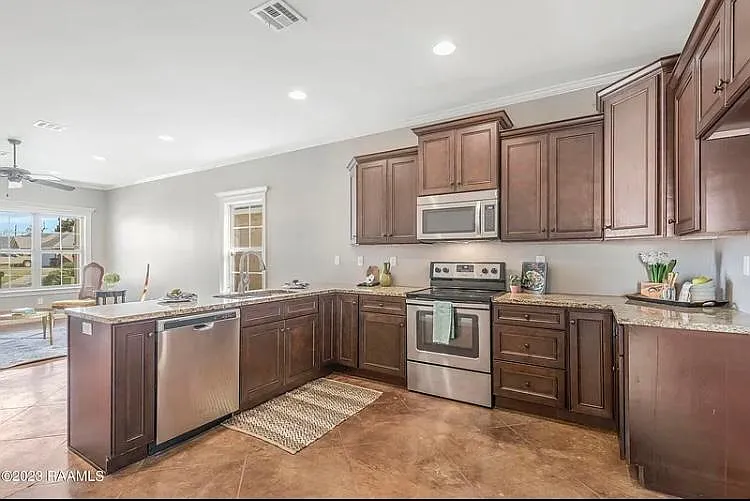 107 Darlene Dr — Photo 5