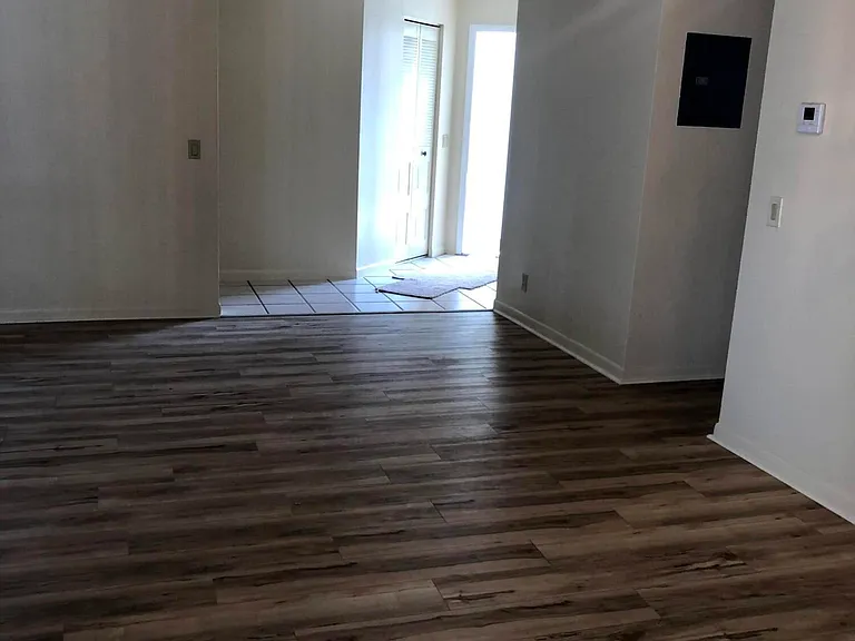 1371 Cottonwood Cir — Photo 12