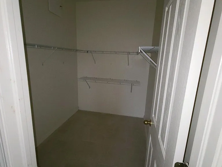 1422 NE 10th St — Photo 12