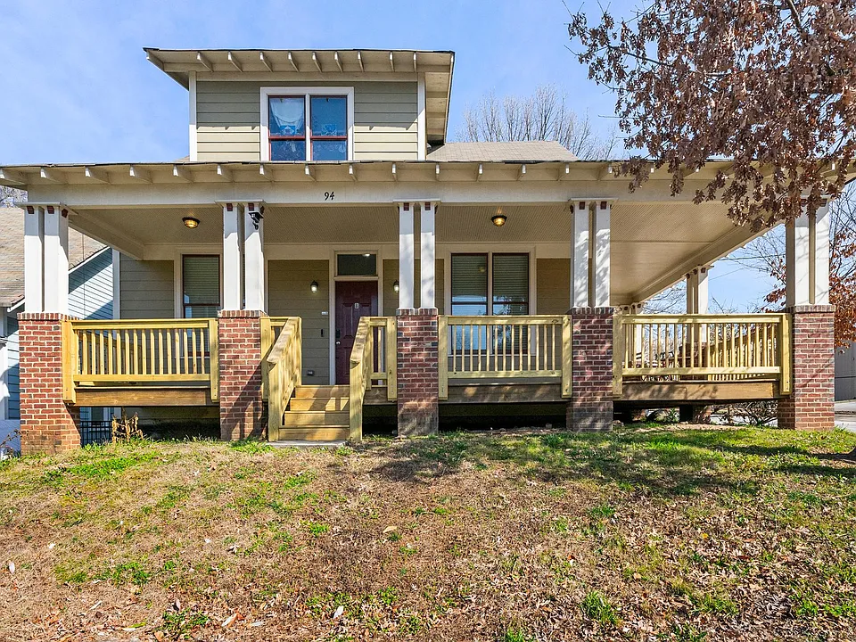 94 Lucy St SE #B