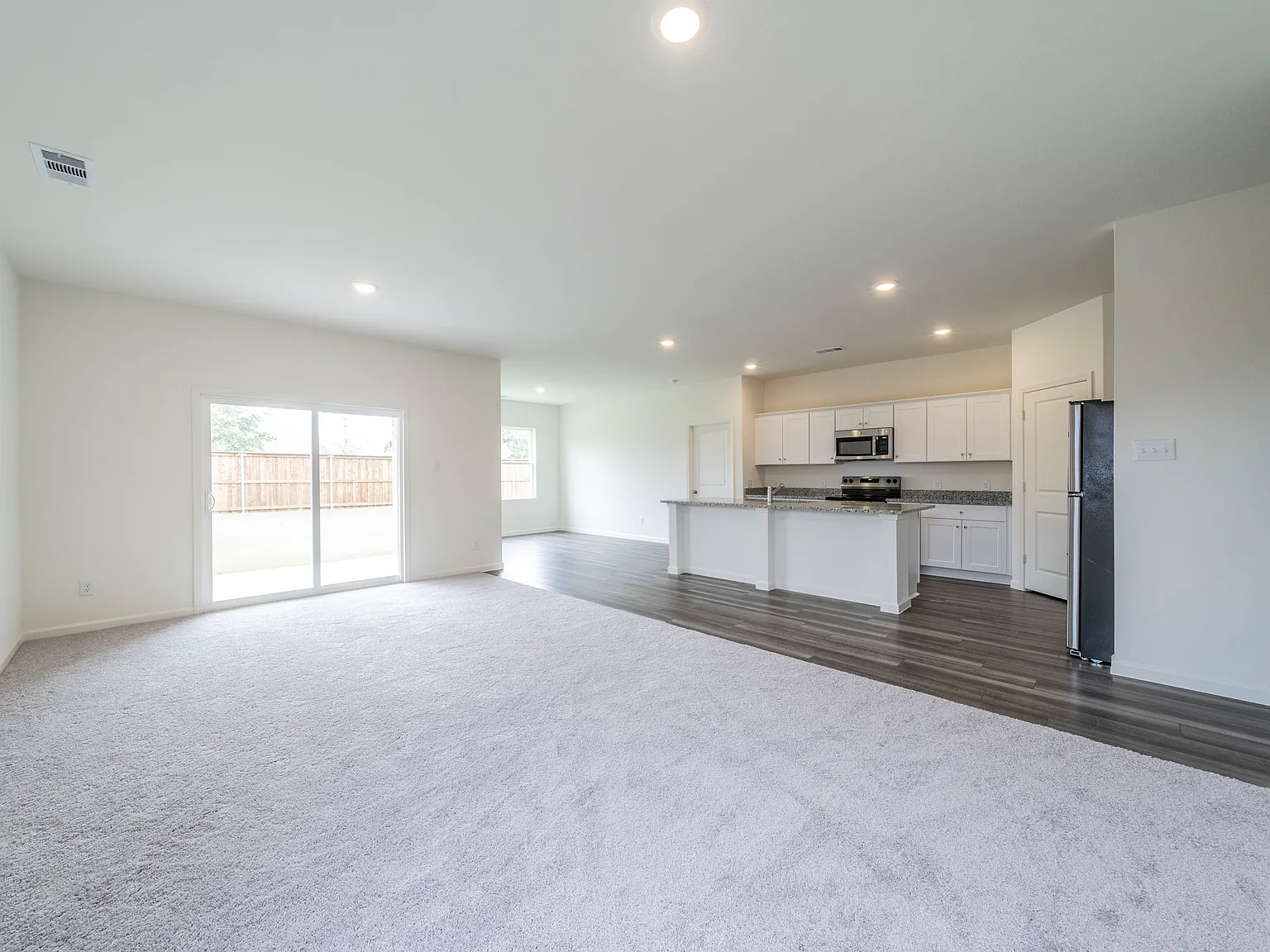 4 bed, 1935 sqft, $2,850 — Photo 3