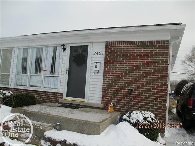 1st image of 2421 Stieber St