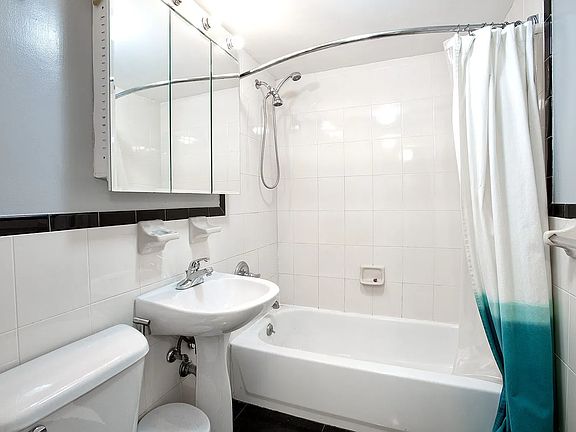 5th image of 1443 28th Ave APT 3E