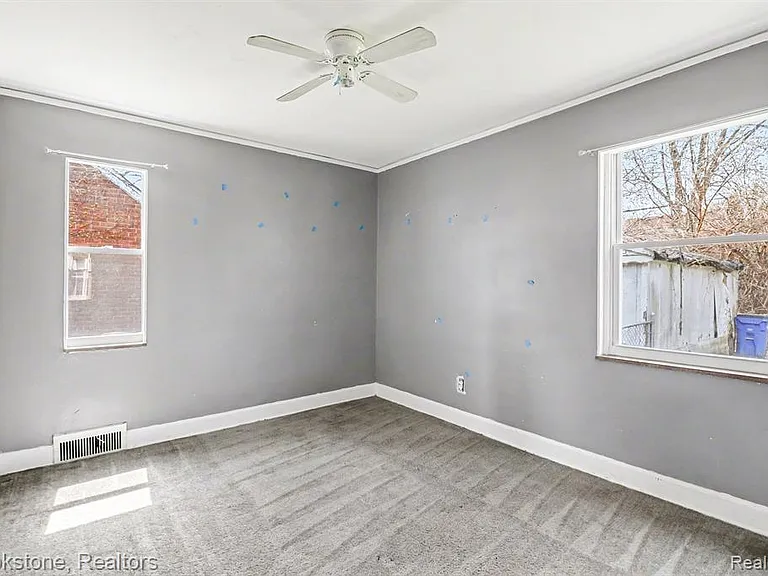 16605 Freeland St — Photo 15