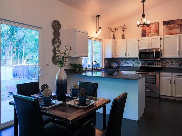 2910 Rolling Wood Loop — Photo 6