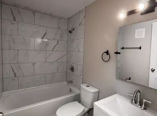 9219 111th Ave NW #1A, Edmonton, AB T5G0A2