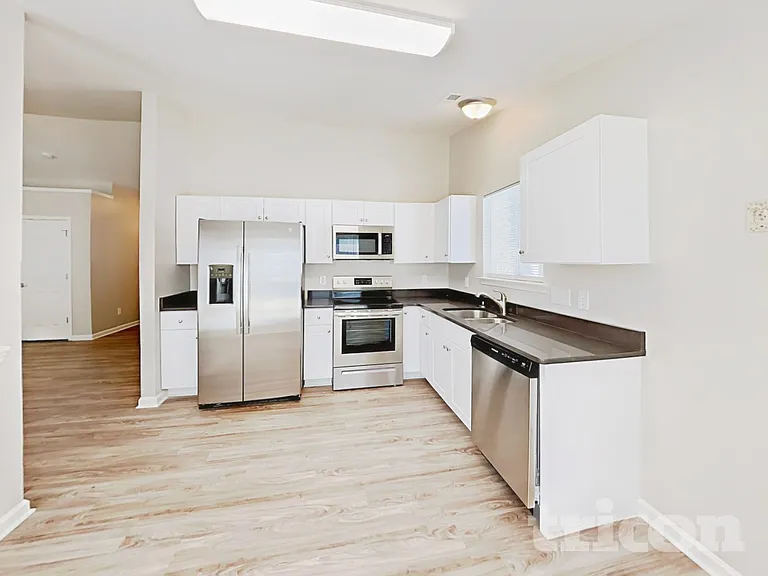 1816 Oakdale Green Dr — Photo 5