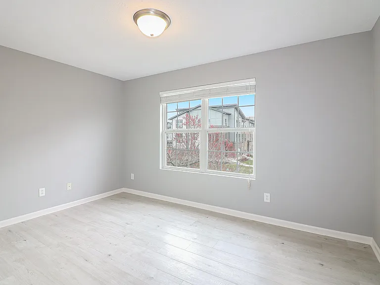 13539 Erlen Dr — Photo 17