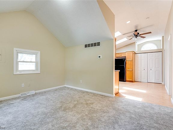 3rd image of 336 Durling Dr