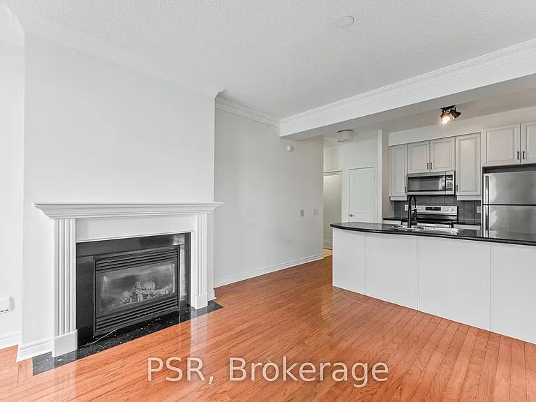9 Boardwalk Dr #423 — Photo 6