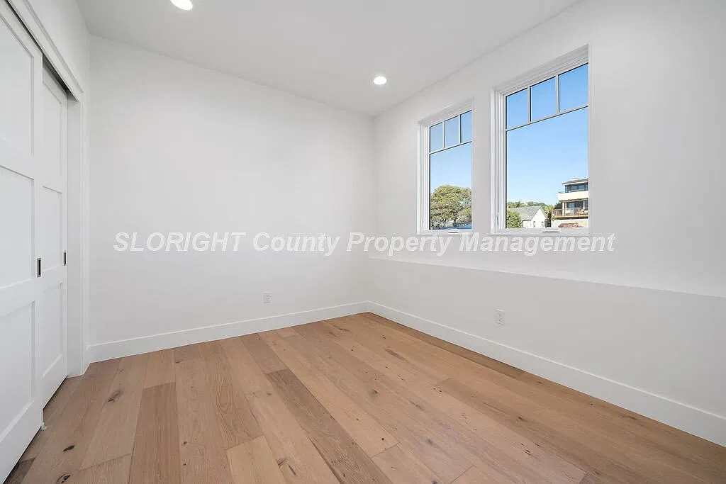 2 bed, 2.5 bath, $5,000 — Photo 4