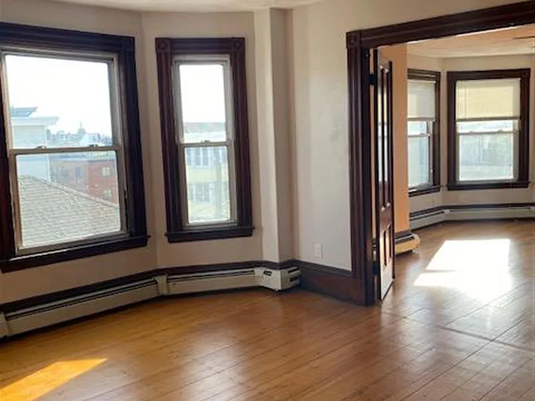 51 Mansfield St — Photo 4