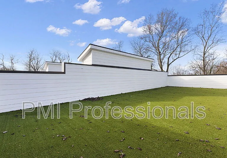 219 S Bilbro Ave — Photo 35