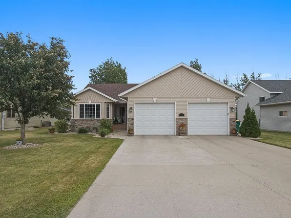 610 3rd St E, Horace, ND 58047