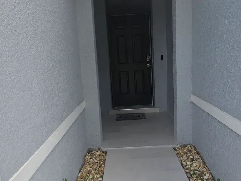 6712 SW 64th Ct — Photo 2