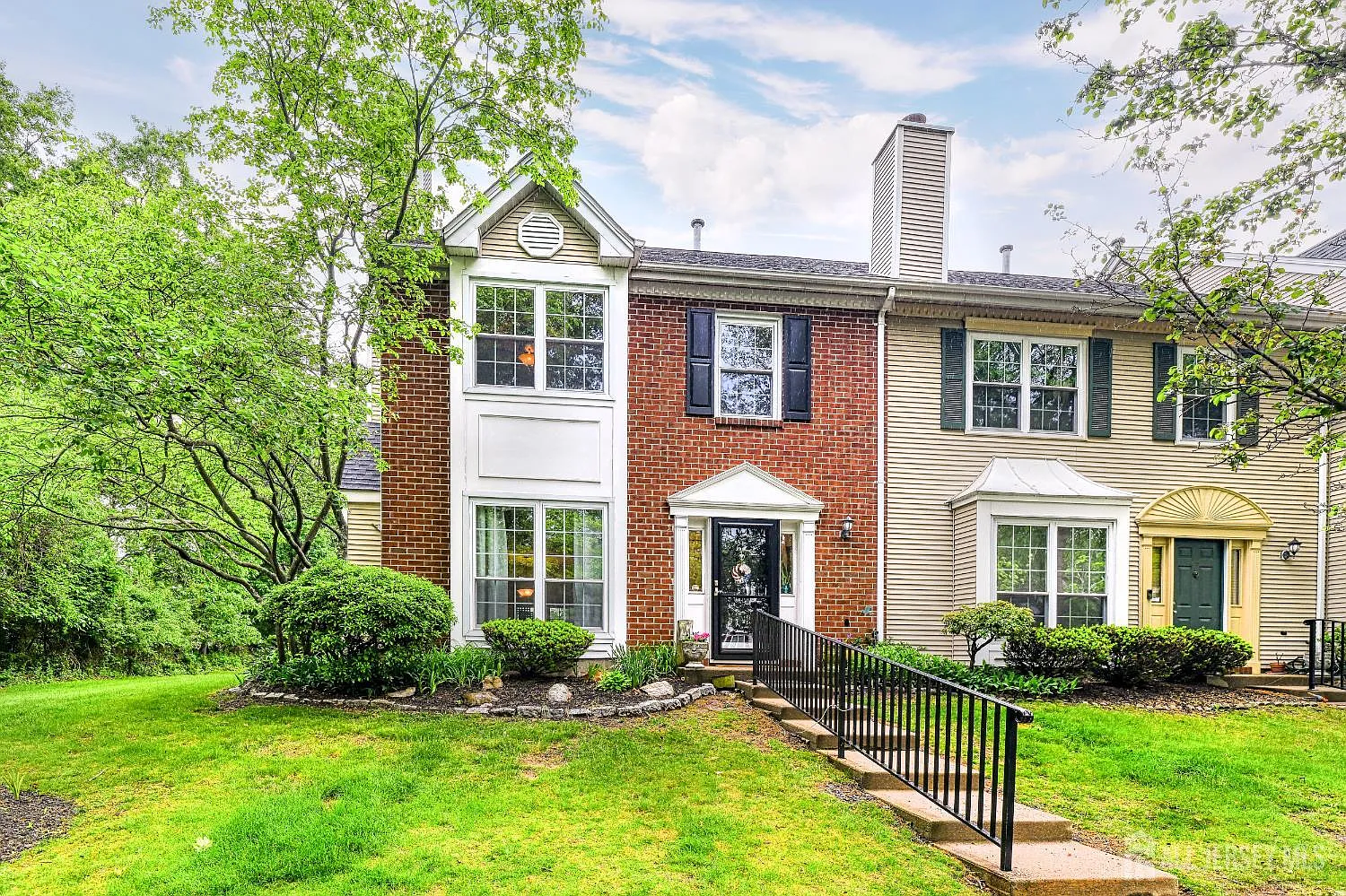 25 Sheffield Ct photo 1