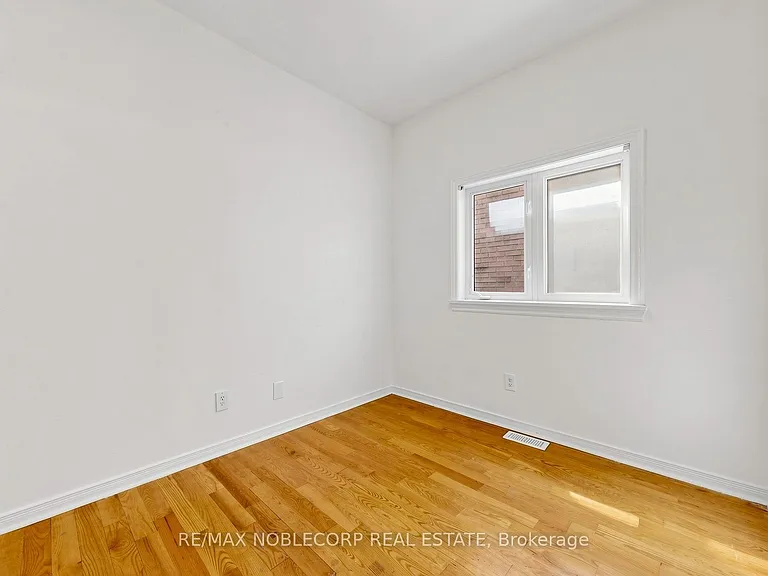 67 Florence Cres #1 — Photo 10