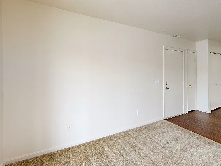 Lyons Gate Apartments — Photo 27