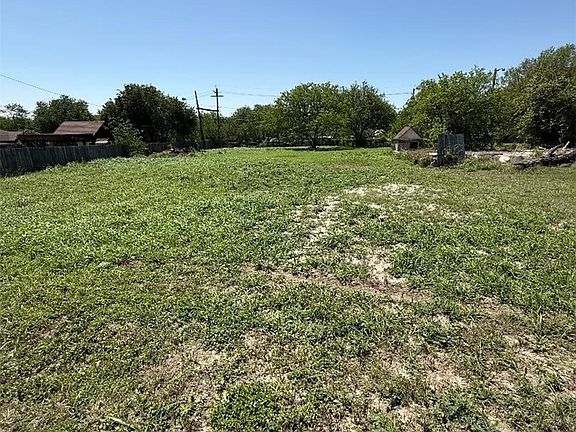 4th image of 12941 Hearn Rd