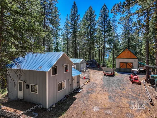 15 Little Donner Dr, Cascade, ID 83611