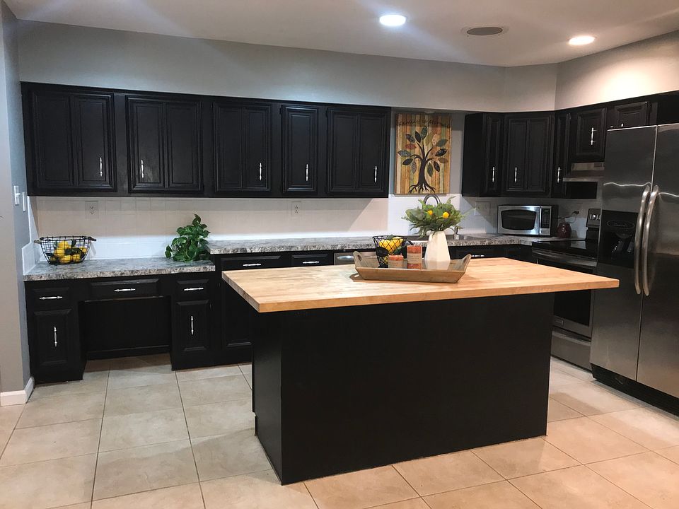 Spacious Kitchen