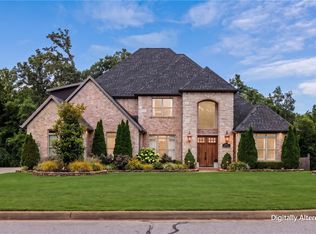 1479 Le Chesnay Dr, Centerton, AR 72719