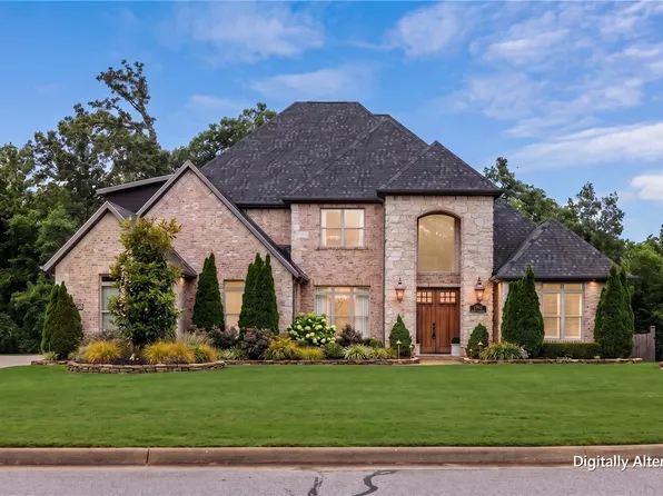 1479 Le Chesnay Dr, Centerton, AR 72719
