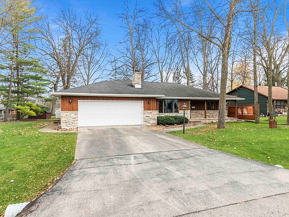 2nd image of 861 Brookfield Ln