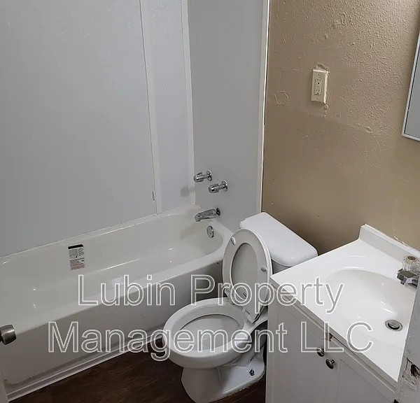1368 Springdale St — Photo 5