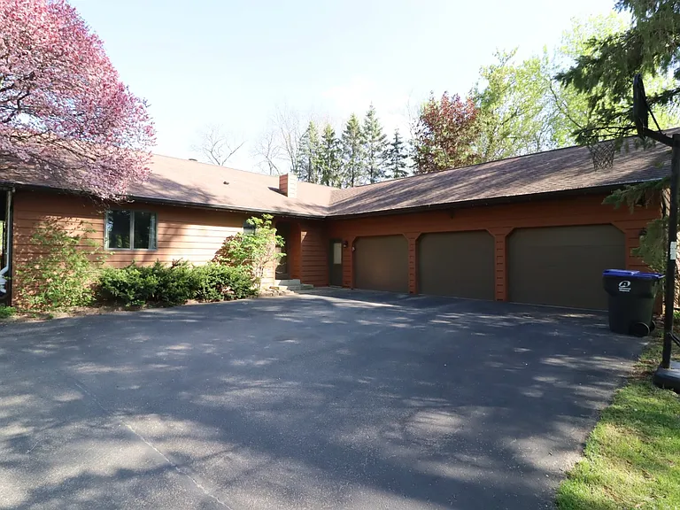 5081 Valley Heights Rd — Photo 1