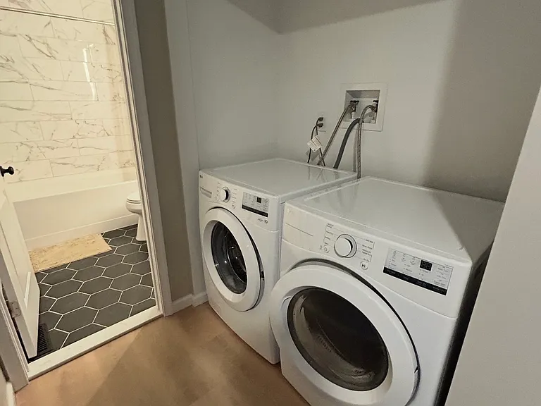 110 Wilshire Ct — Photo 11