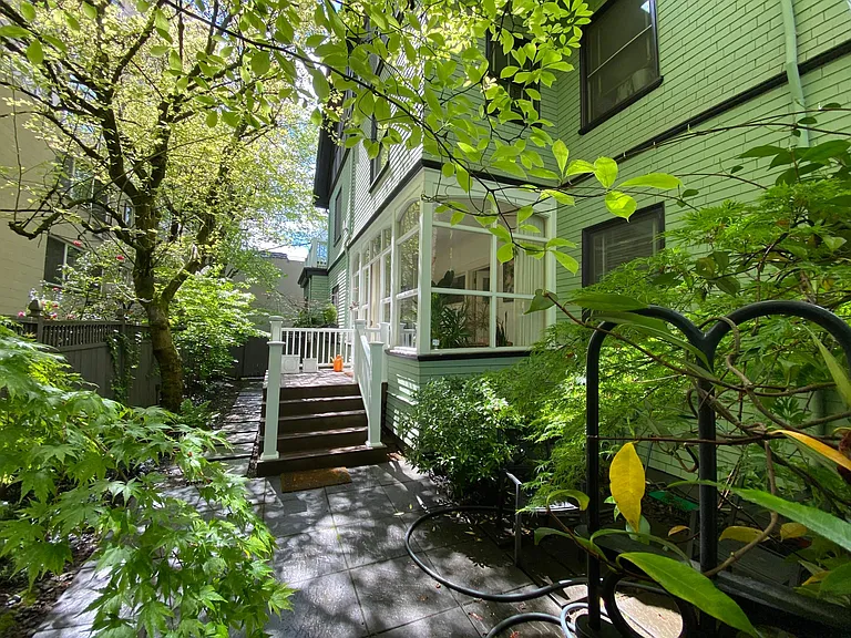 2166 SW Yamhill St #3 — Photo 4