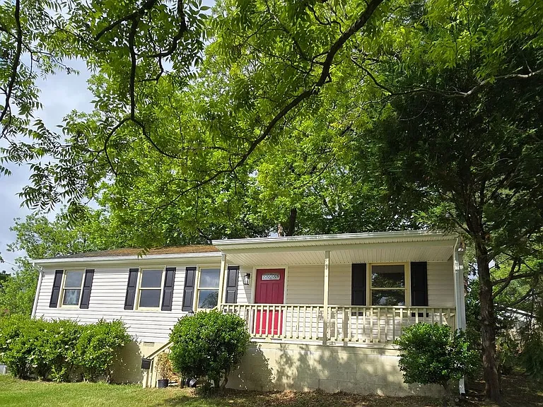 500 Floral Ave — Photo 1