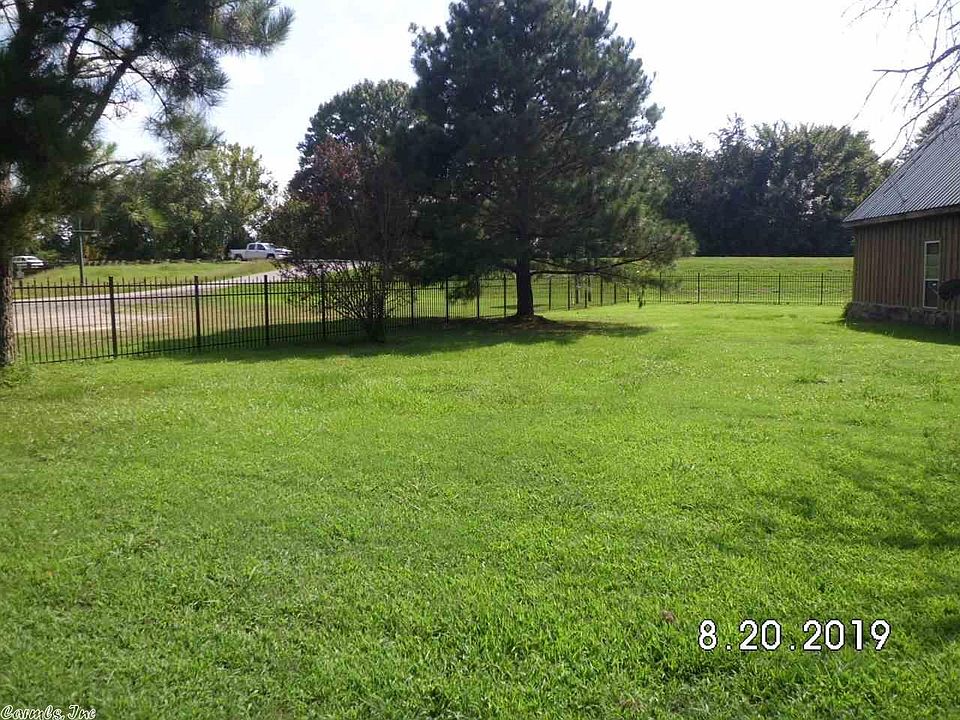 1st image of 10 Plum Dr