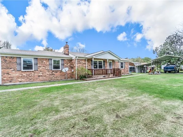 6043 W Blackwater Rd, Zuni, VA 23898