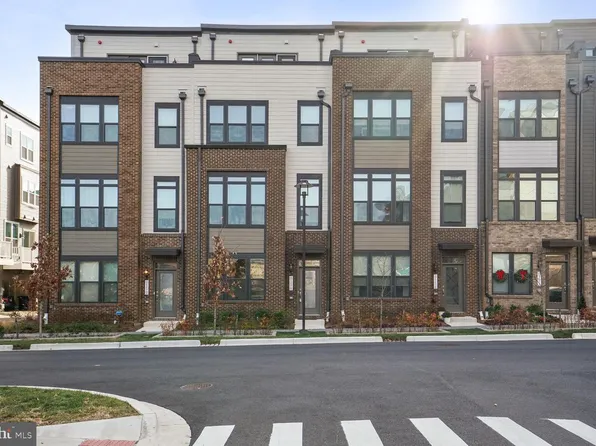 8154 Varick Pl, Rockville, MD 20855