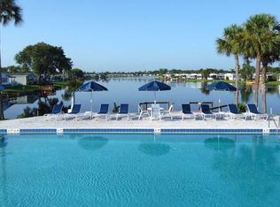 1094 W Lakeview Dr, Sebastian, FL 32958